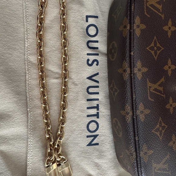 Louis Vuitton- Ivy wallet chain - Brand New w Purchase receipt. - Picture 6 of 9